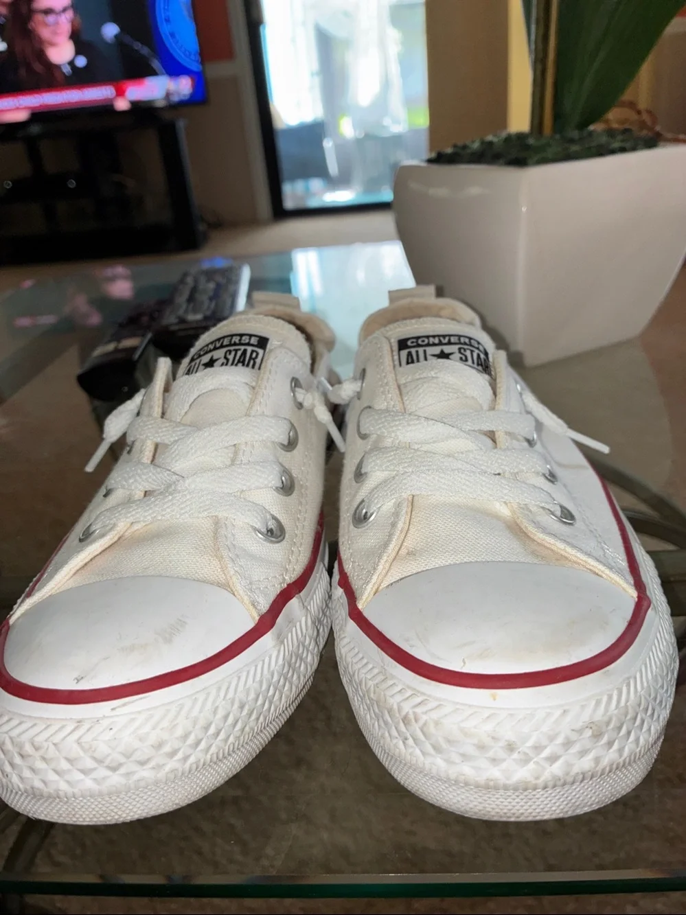 Converse women Low-Top Canvas Sneakers in White with Red Trim